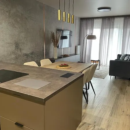 Gold Centrum Garaz Apartament