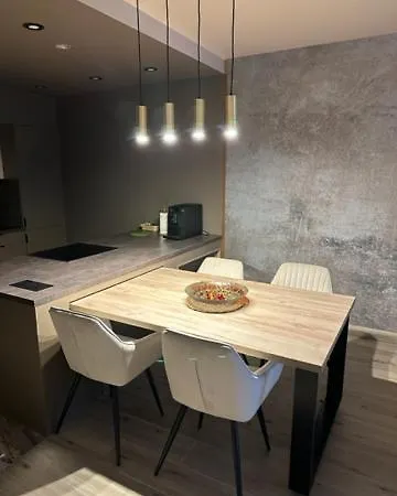 Gold Centrum Garaz Apartament