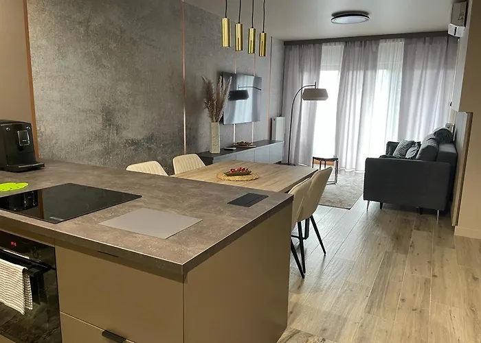 Gold Centrum Garaz Lägenhet