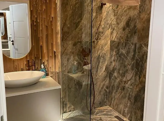 Gold Centrum Garaz *