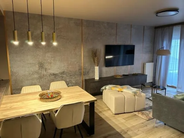 Gold Centrum Garaz Lägenhet