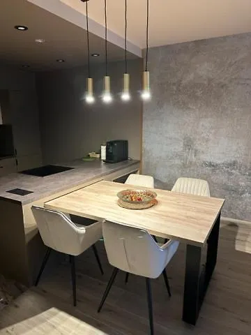 Gold Centrum Garaz Lägenhet